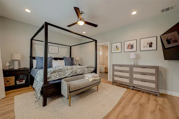 $4,400 | 909 A West 35th Street, Unit A, Houston, TX 77018