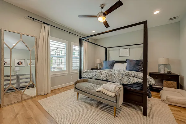 $4,400 | 909 A West 35th Street, Unit A, Houston, TX 77018