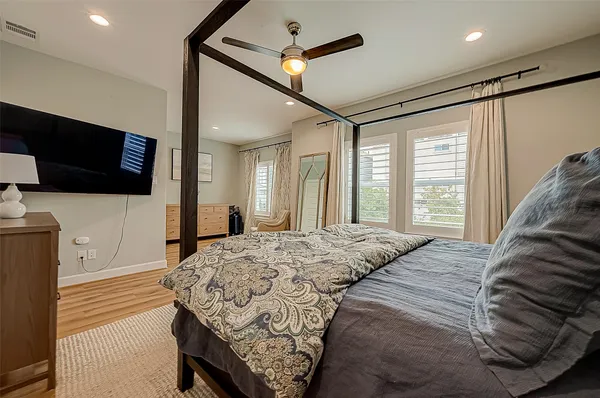 $4,400 | 909 A West 35th Street, Unit A, Houston, TX 77018