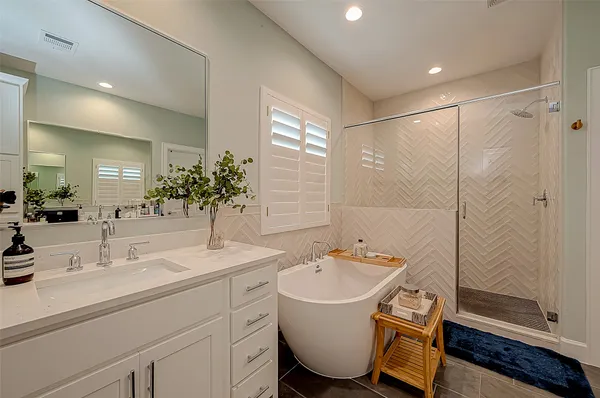 $4,400 | 909 A West 35th Street, Unit A, Houston, TX 77018