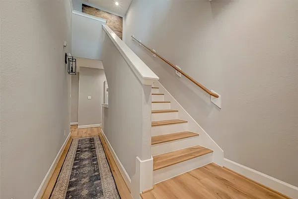 $4,400 | 909 A West 35th Street, Unit A, Houston, TX 77018