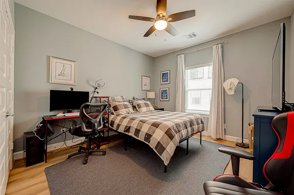 $4,400 | 909 A West 35th Street, Unit A, Houston, TX 77018