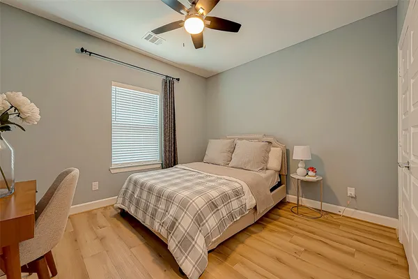 $4,400 | 909 A West 35th Street, Unit A, Houston, TX 77018