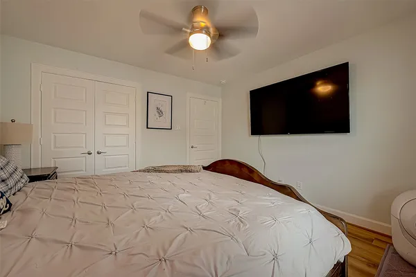 $4,400 | 909 A West 35th Street, Unit A, Houston, TX 77018