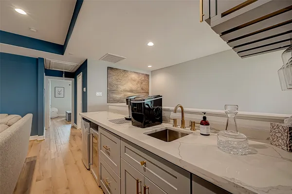 $4,400 | 909 A West 35th Street, Unit A, Houston, TX 77018