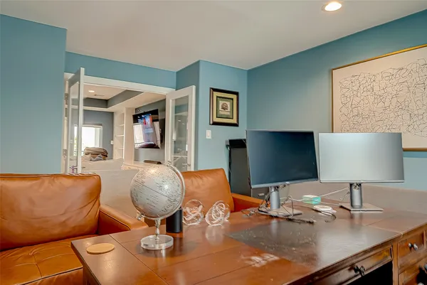 $4,400 | 909 A West 35th Street, Unit A, Houston, TX 77018