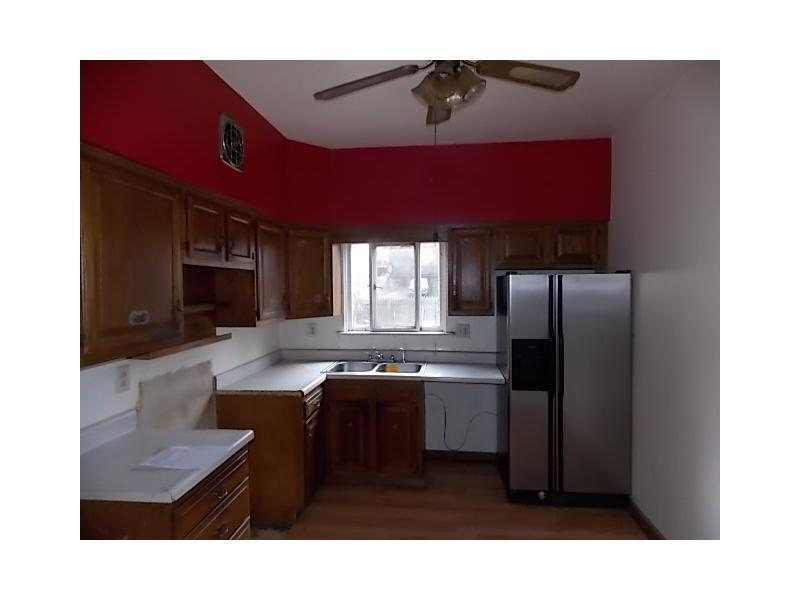705 Harriet Street McKees Rocks, PA 15136 - Photo 5 of 10 Kitchen.