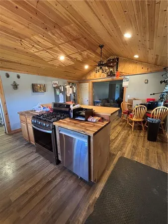 $210,000 | 2317 Clintonville Road, Harrisville, PA 16038