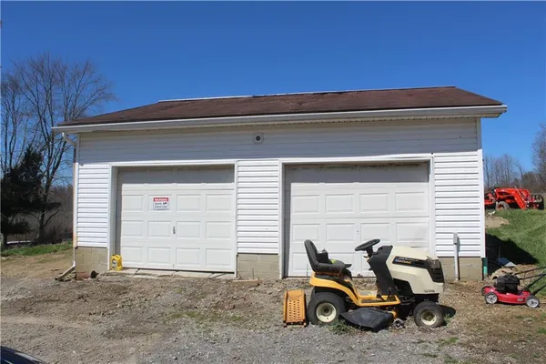 $210,000 | 2317 Clintonville Road, Harrisville, PA 16038