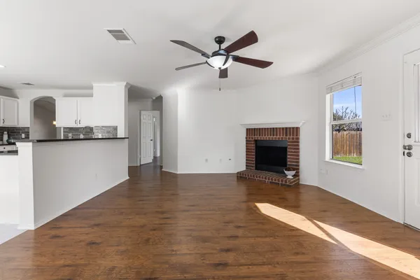 $374,500 | 406 Golden Gate Drive, Leander, TX 78641