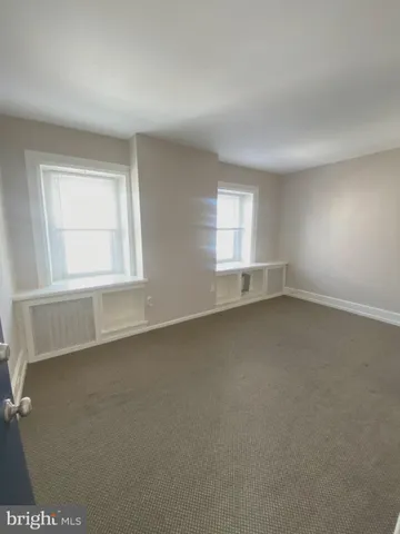 $950 | 274 Roxborough Avenue, Unit 3R, Philadelphia, PA 19128