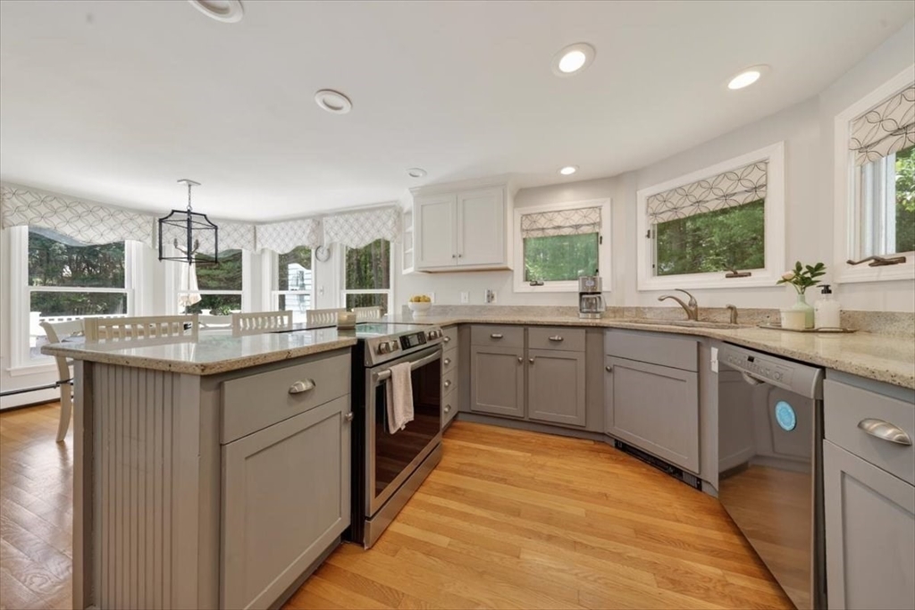 178 Main Street Hanover, MA 02339 - Photo 9 of 28