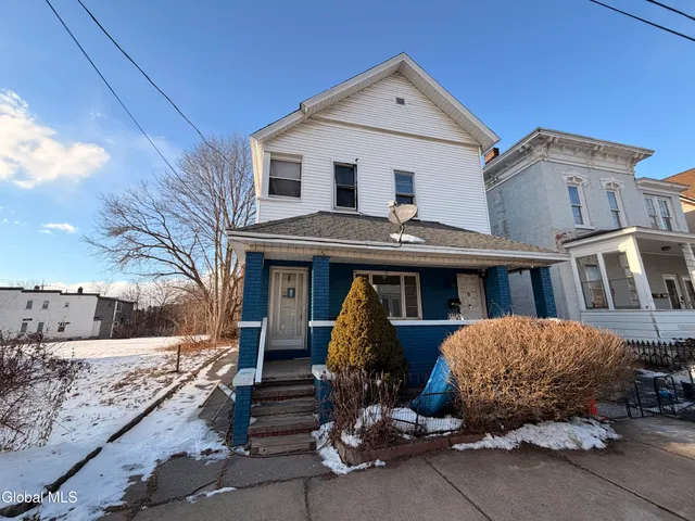 $1,300 | 8 Bayard Street, Unit DOWN, Amsterdam, NY 12010