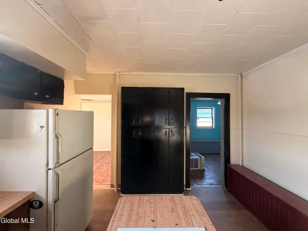 $1,300 | 8 Bayard Street, Unit DOWN, Amsterdam, NY 12010