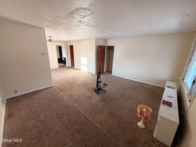 $1,300 | 8 Bayard Street, Unit DOWN, Amsterdam, NY 12010