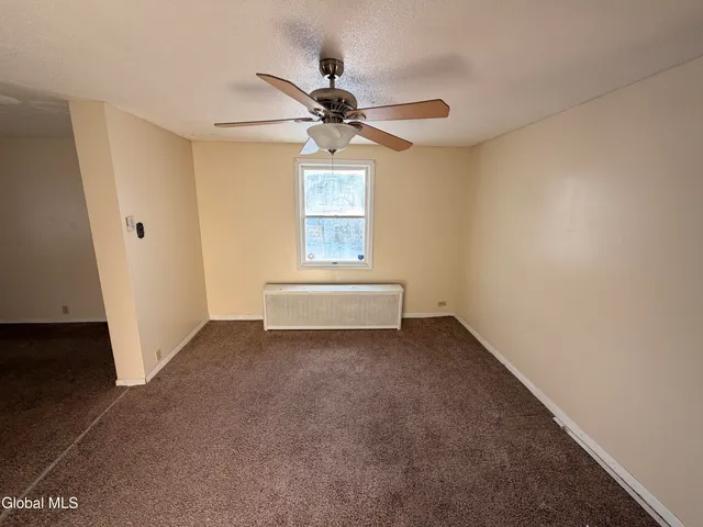 $1,300 | 8 Bayard Street, Unit DOWN, Amsterdam, NY 12010