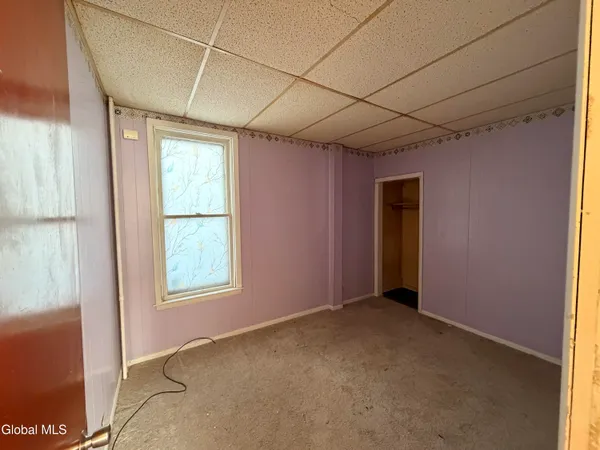 $1,300 | 8 Bayard Street, Unit DOWN, Amsterdam, NY 12010
