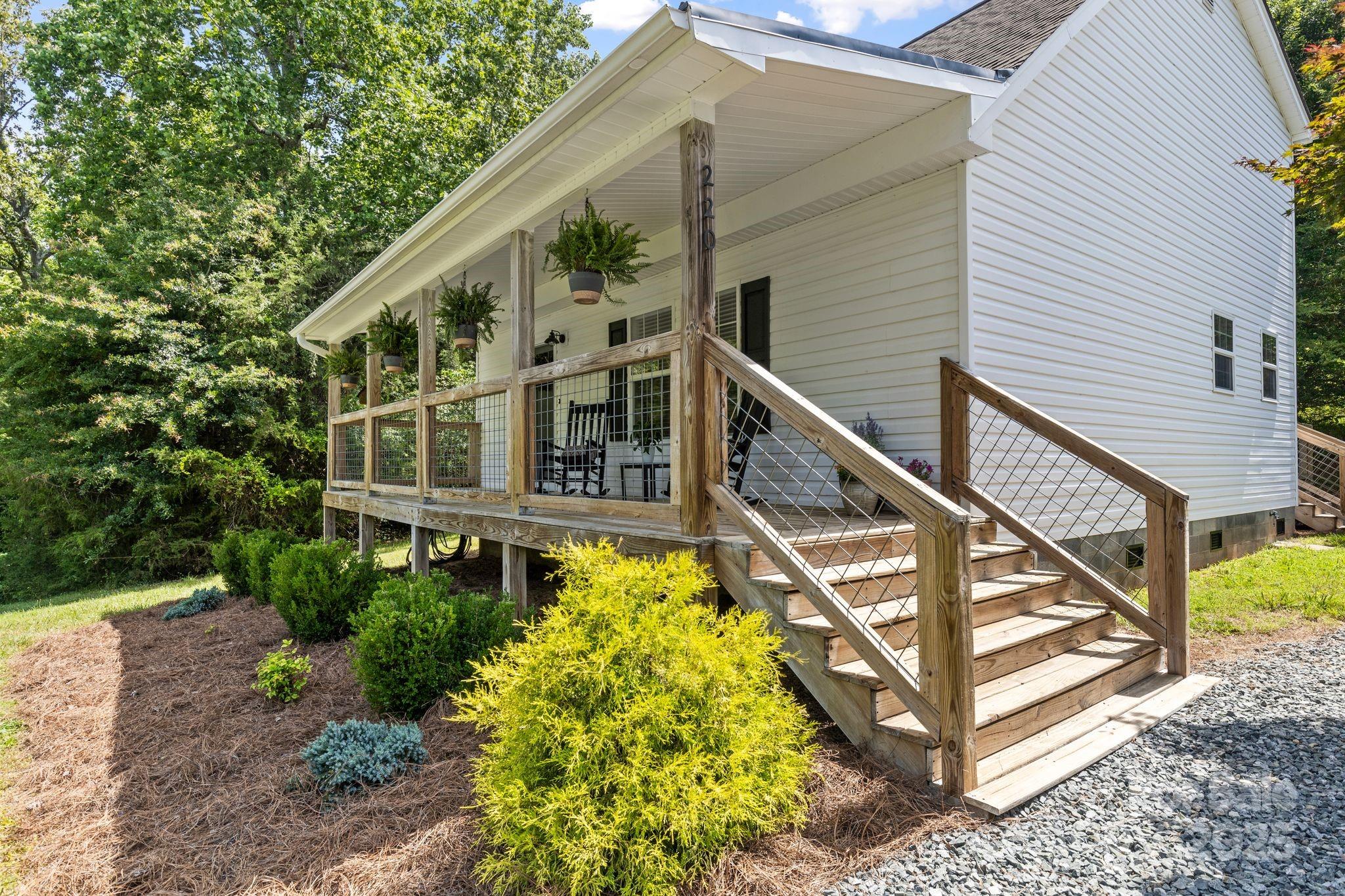 220 Plonk Road Dallas, NC 28034 - Photo 5 of 34 Gallery Image 5