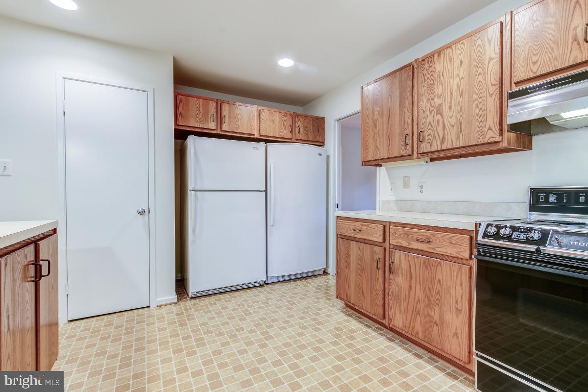 2269 Compass Point Lane Reston, VA 20191 - Photo 11 of 35