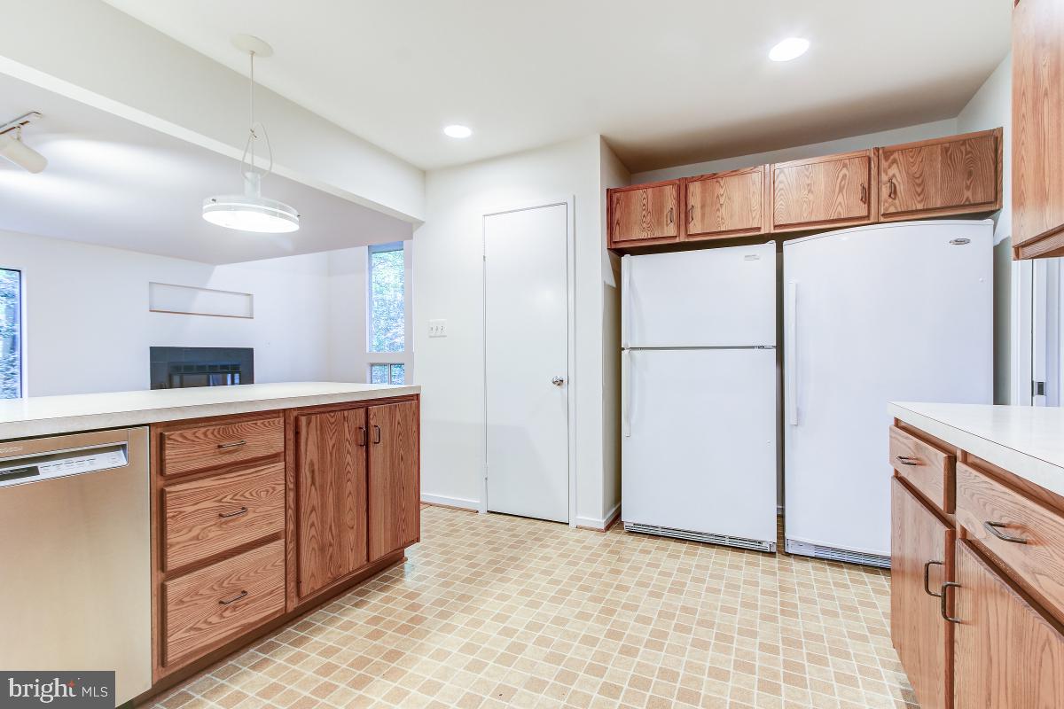 2269 Compass Point Lane Reston, VA 20191 - Photo 12 of 35