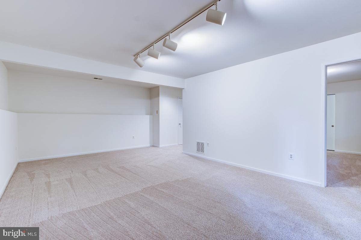 2269 Compass Point Lane Reston, VA 20191 - Photo 28 of 35