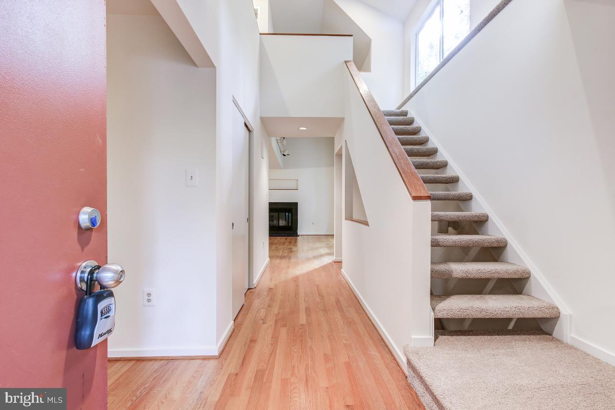 2269 Compass Point Lane Reston, VA 20191 - Photo 4 of 35