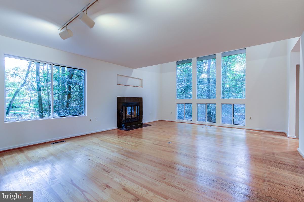 2269 Compass Point Lane Reston, VA 20191 - Photo 7 of 35
