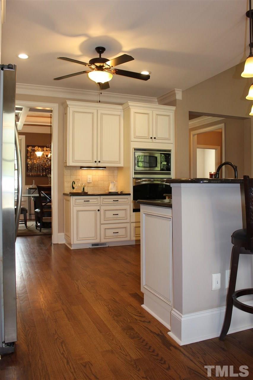 6304 Earle Ridge Lane Raleigh, NC 27606 - Photo 11 of 25 Gallery Image 11