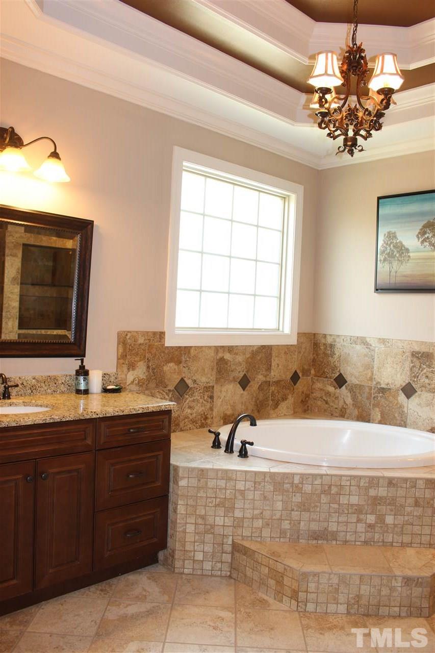 6304 Earle Ridge Lane Raleigh, NC 27606 - Photo 17 of 25 Gallery Image 17