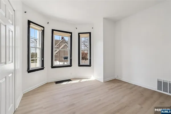 $3,000 | 11 Garden Street, Unit 1, Ridgefield Park, NJ 07660