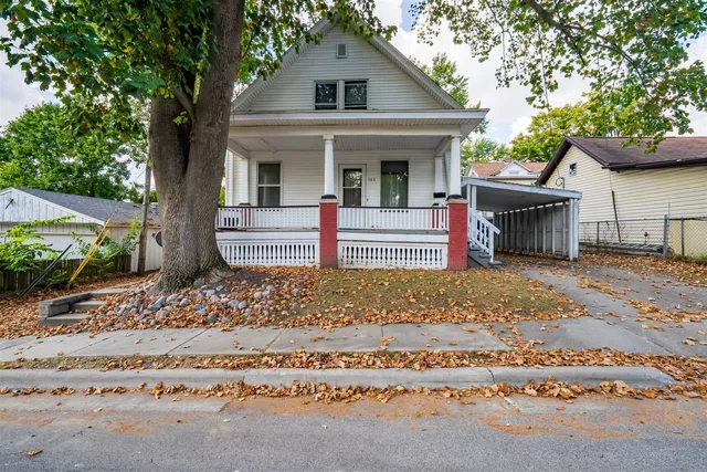 $89,900 | 503 South Evans Street, Bloomington, IL 61701