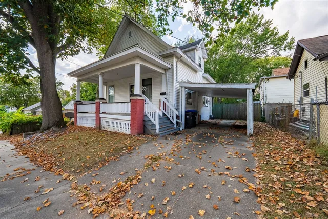 $89,900 | 503 South Evans Street, Bloomington, IL 61701