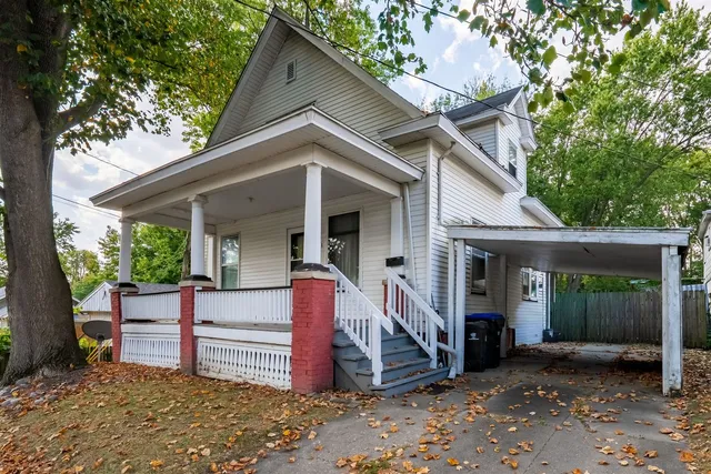 $89,900 | 503 South Evans Street, Bloomington, IL 61701