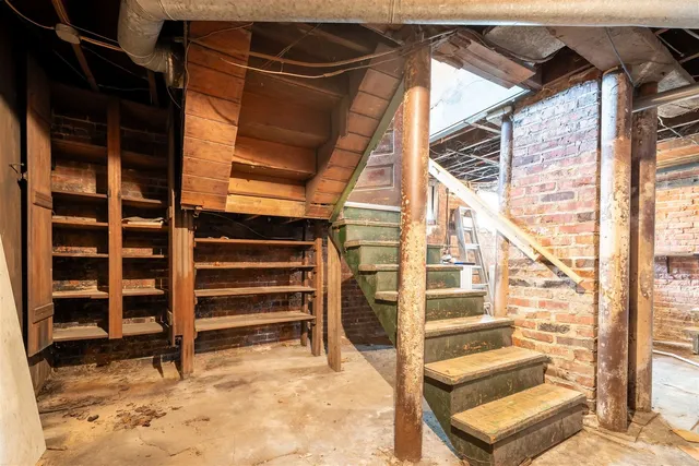 $89,900 | 503 South Evans Street, Bloomington, IL 61701