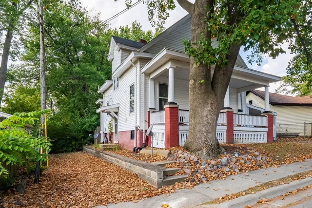 $89,900 | 503 South Evans Street, Bloomington, IL 61701