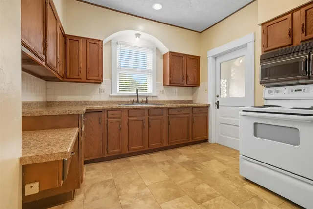 $89,900 | 503 South Evans Street, Bloomington, IL 61701