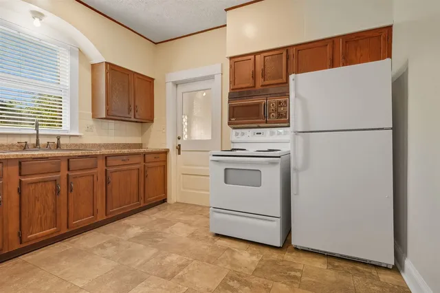 $89,900 | 503 South Evans Street, Bloomington, IL 61701