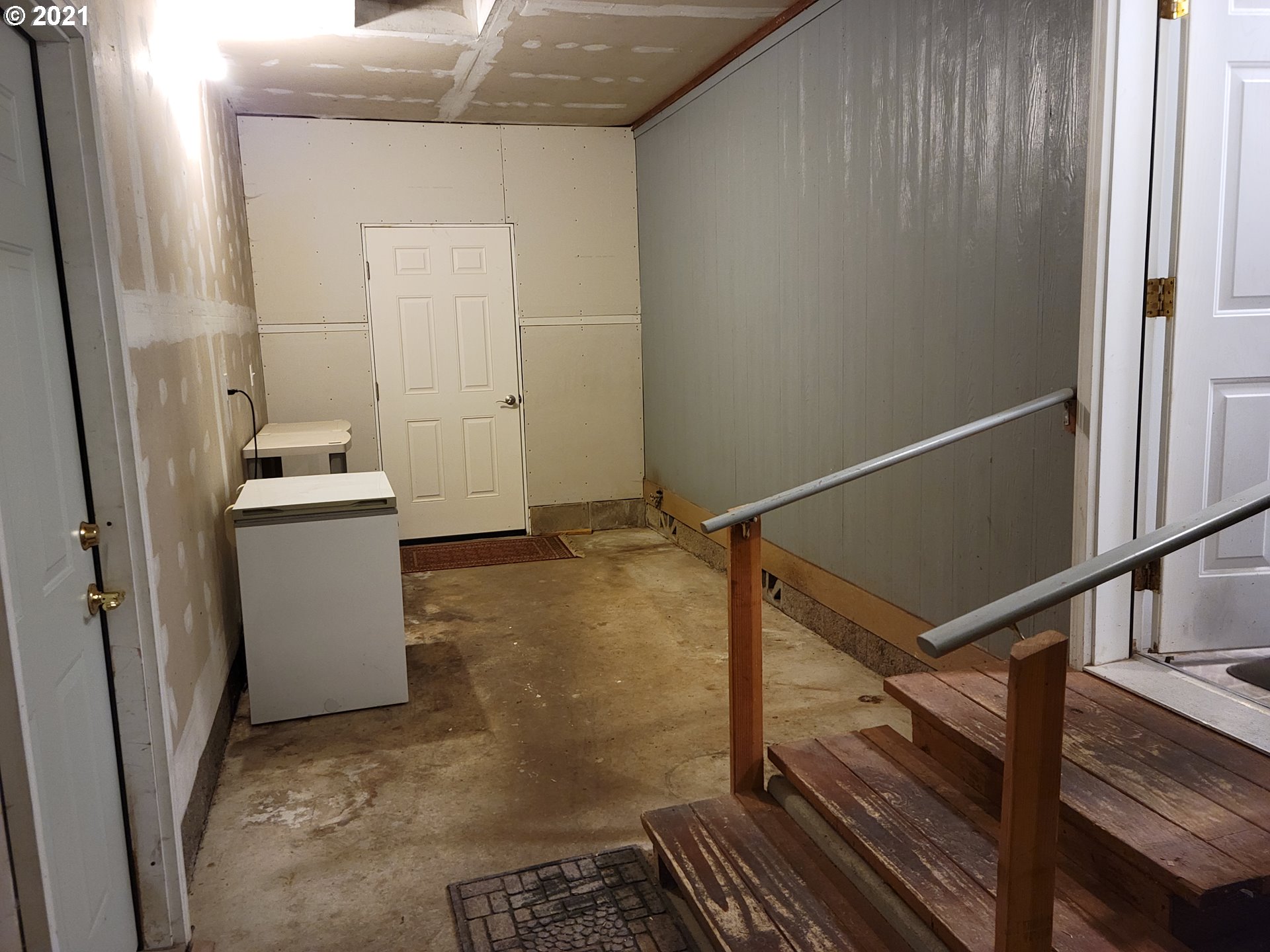 855 12th Court Southwest Bandon, OR 97411 - Photo 5 of 12 Gallery Image 5