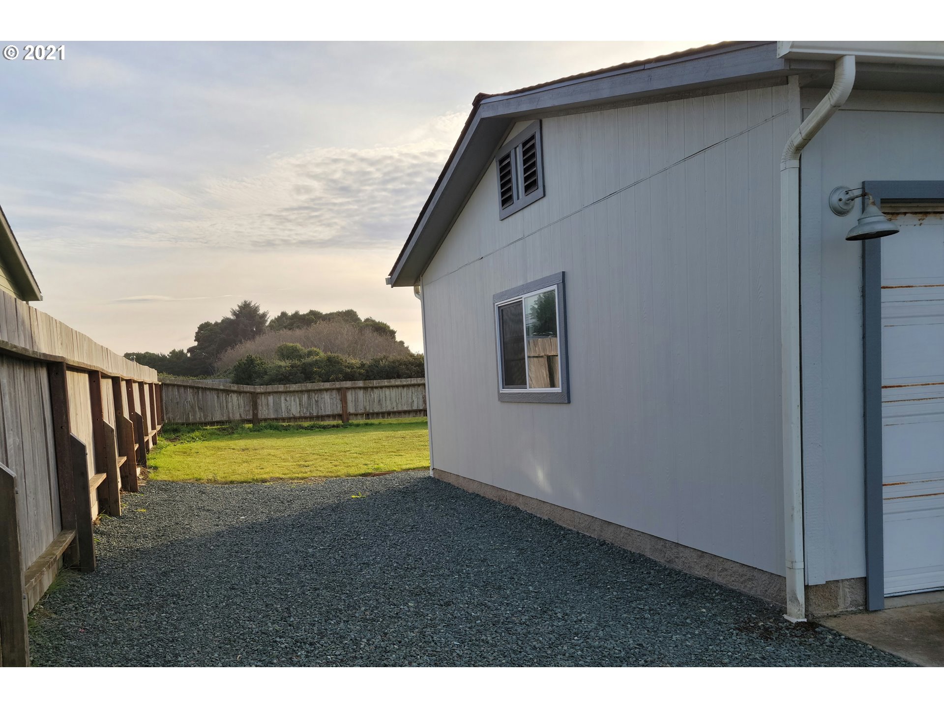 855 12th Court Southwest Bandon, OR 97411 - Photo 6 of 12 Gallery Image 6