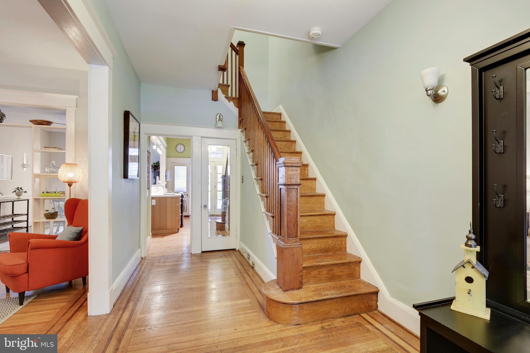 4228 Falls Road Baltimore, MD 21211 - Photo 4 of 21 Foyer