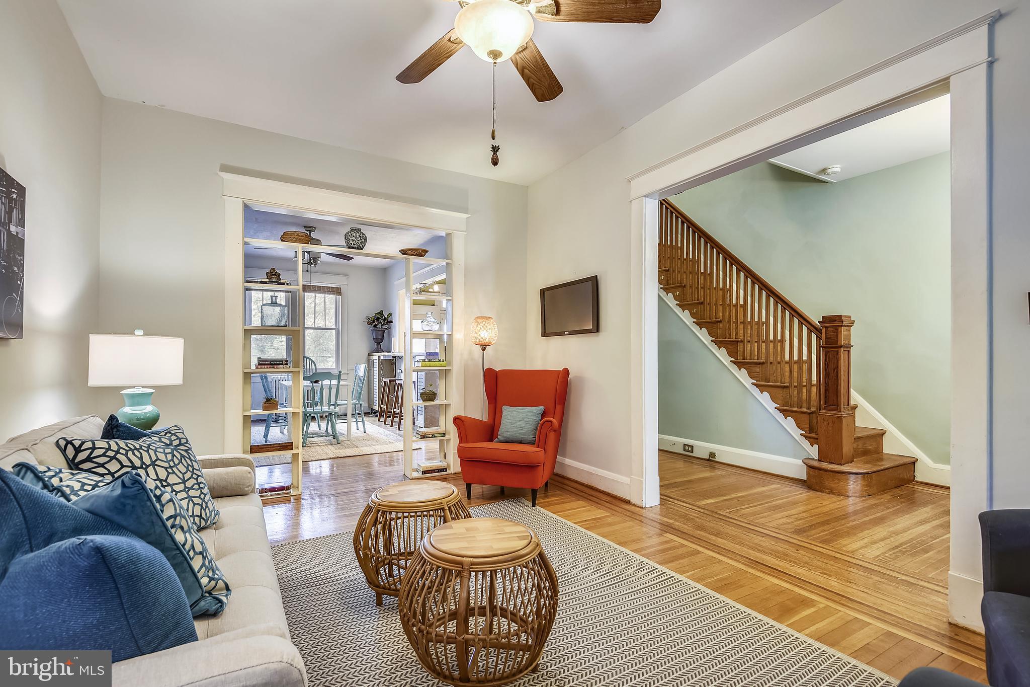 4228 Falls Road Baltimore, MD 21211 - Photo 5 of 21 Living Room