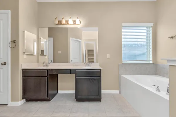 $2,550 | 3734 East Briarlilly Park Circle, Katy, TX 77493