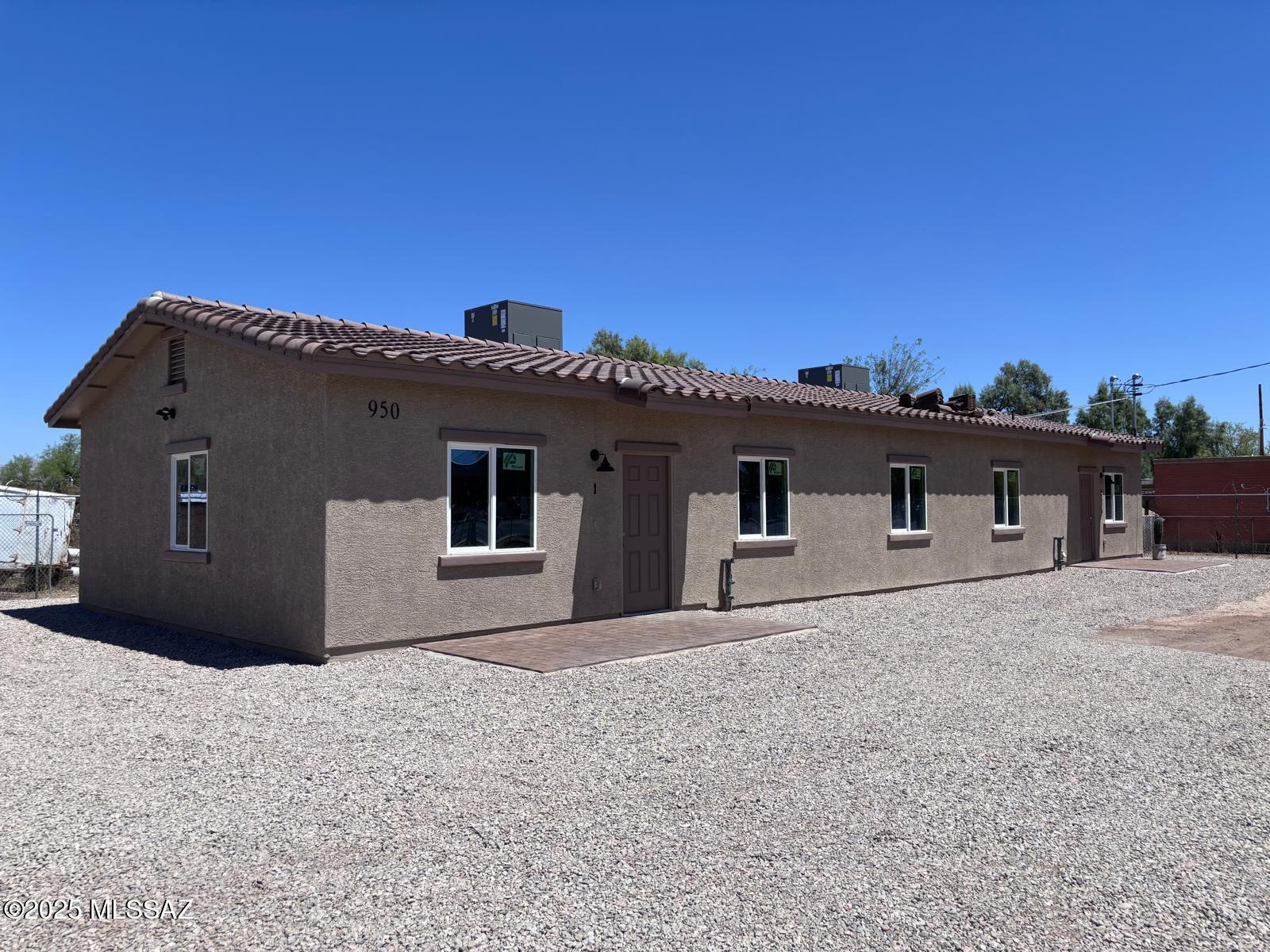 950 West Silverlake Road Tucson, AZ 85713 - Photo 1 of 28 Gallery Image 1