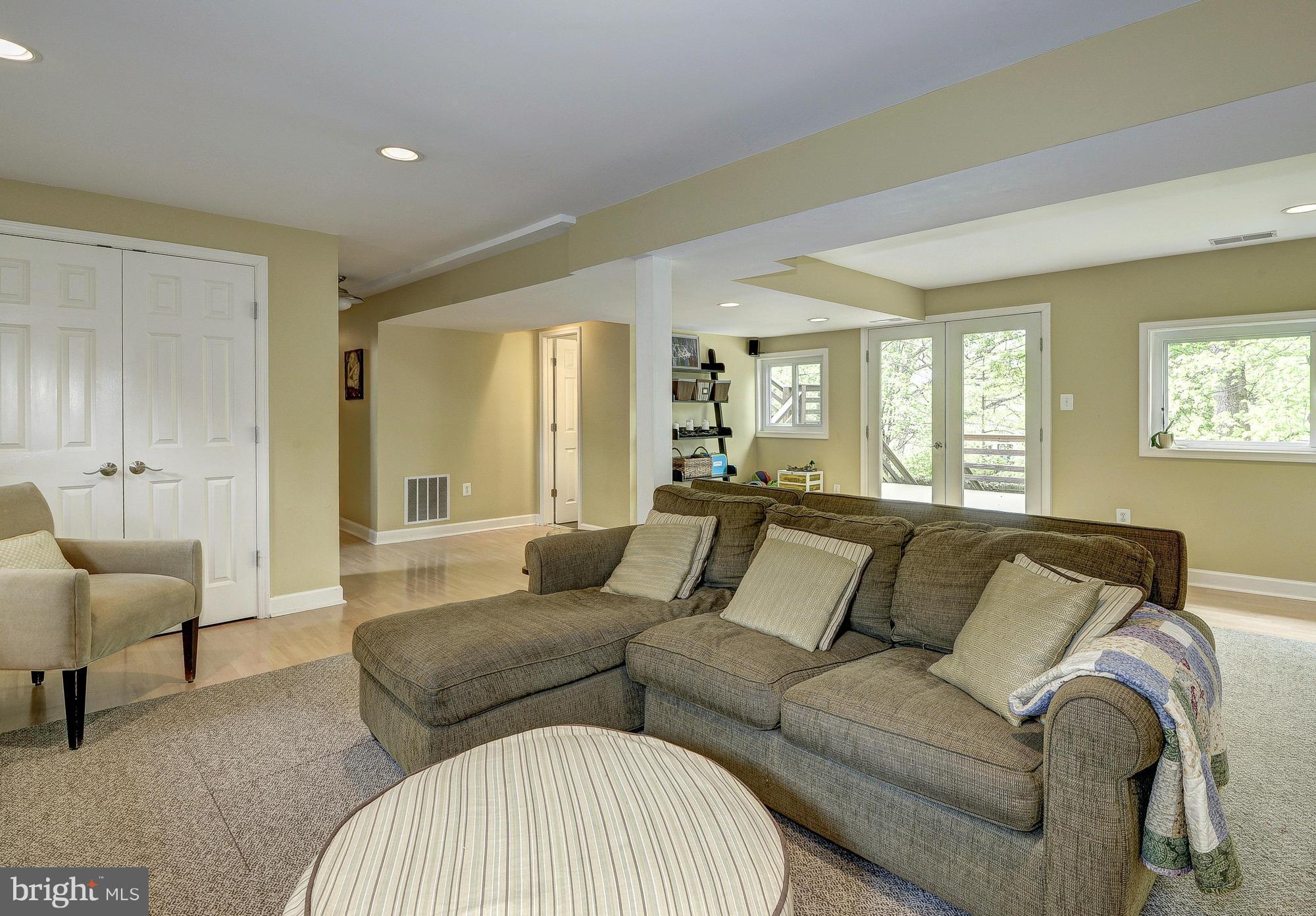 6527 East Halbert Road Bethesda, MD 20817 - Photo 22 of 30 Family Room