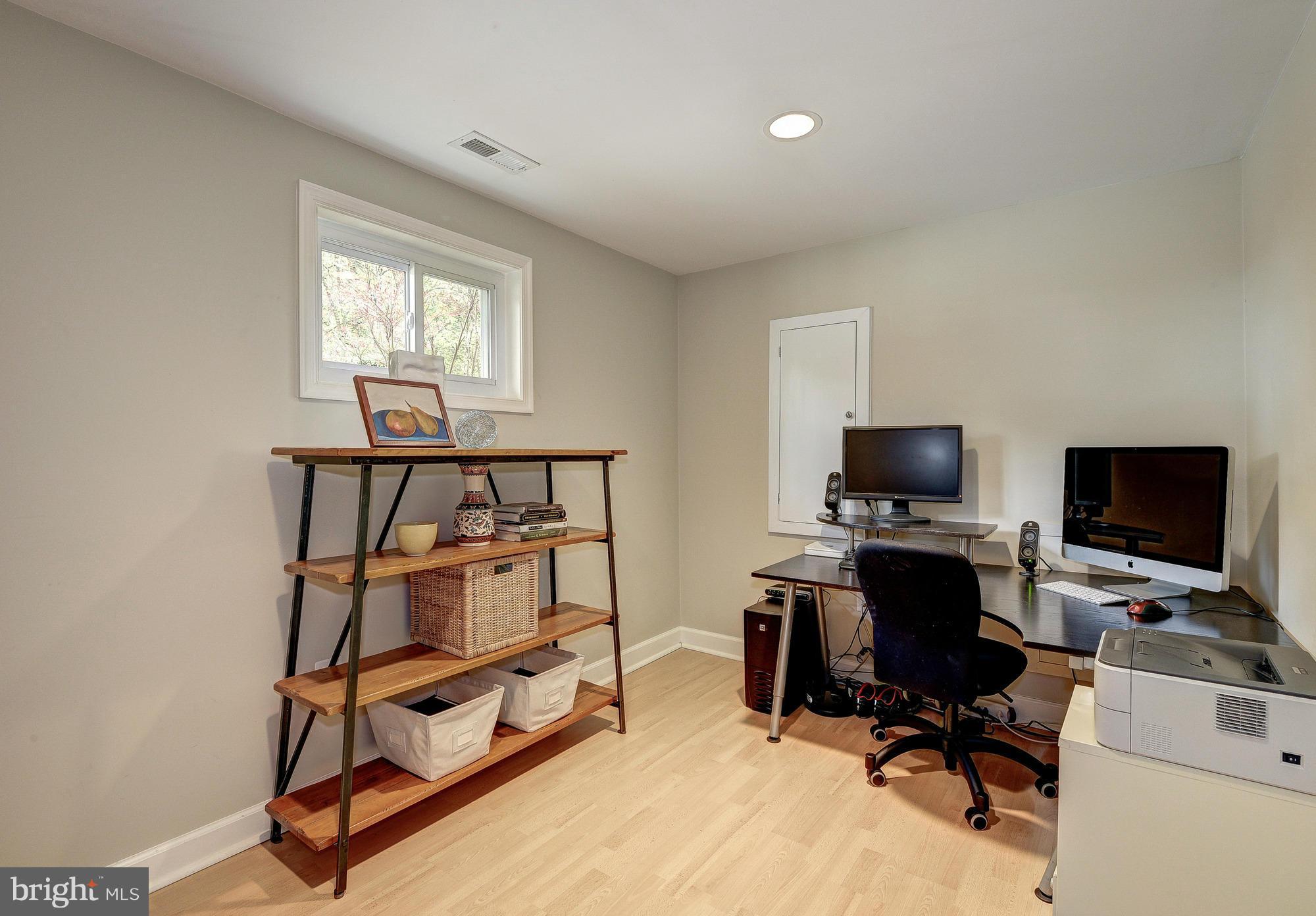 6527 East Halbert Road Bethesda, MD 20817 - Photo 24 of 30 Bedroom