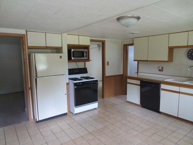 947 Echo Lane Rhinelander, WI 54501 - Photo 4 of 15 Gallery Image 4