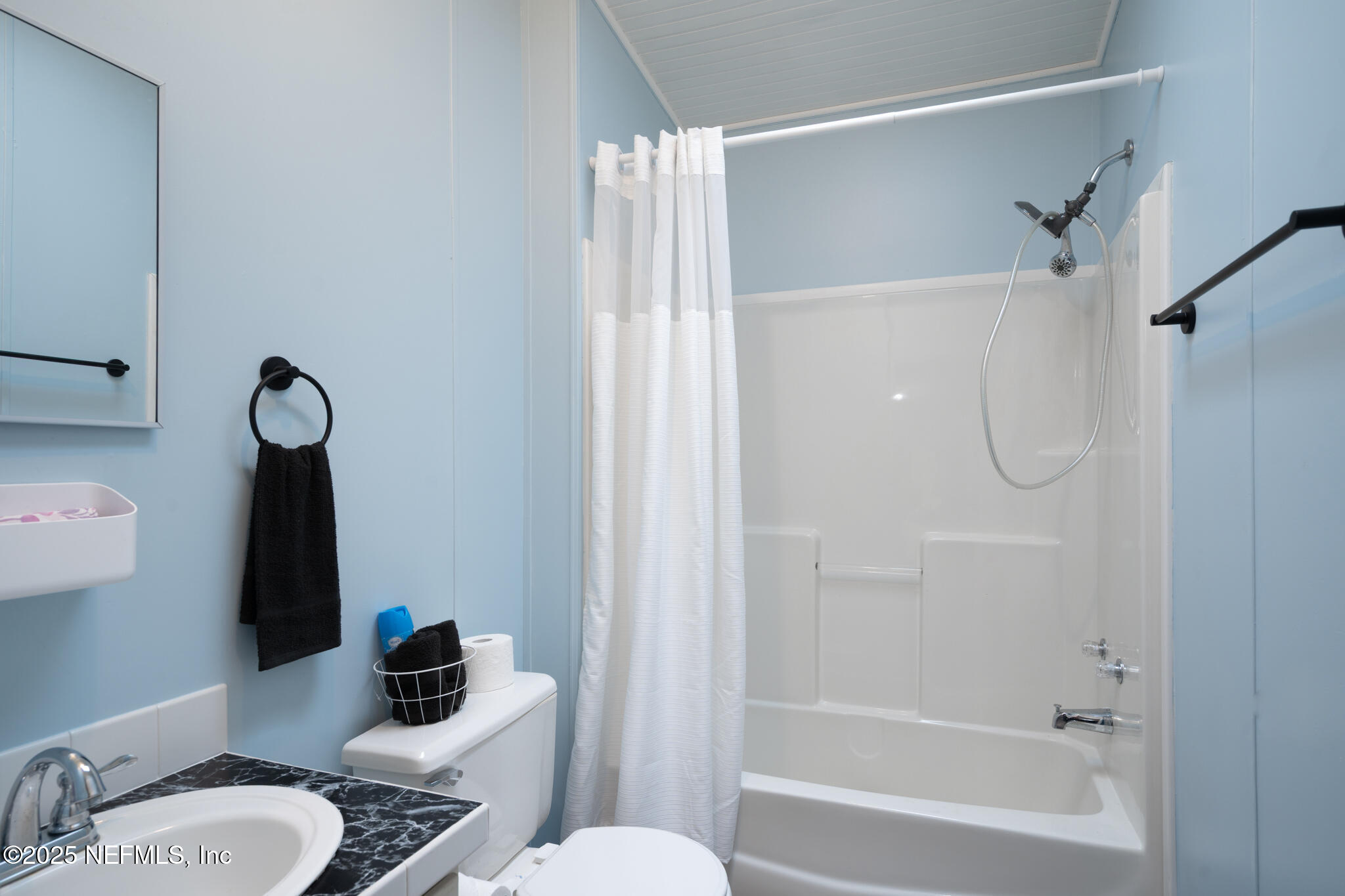 35236 Perret Plantation Road Callahan, FL 32011 - Photo 18 of 41 Hall Bath