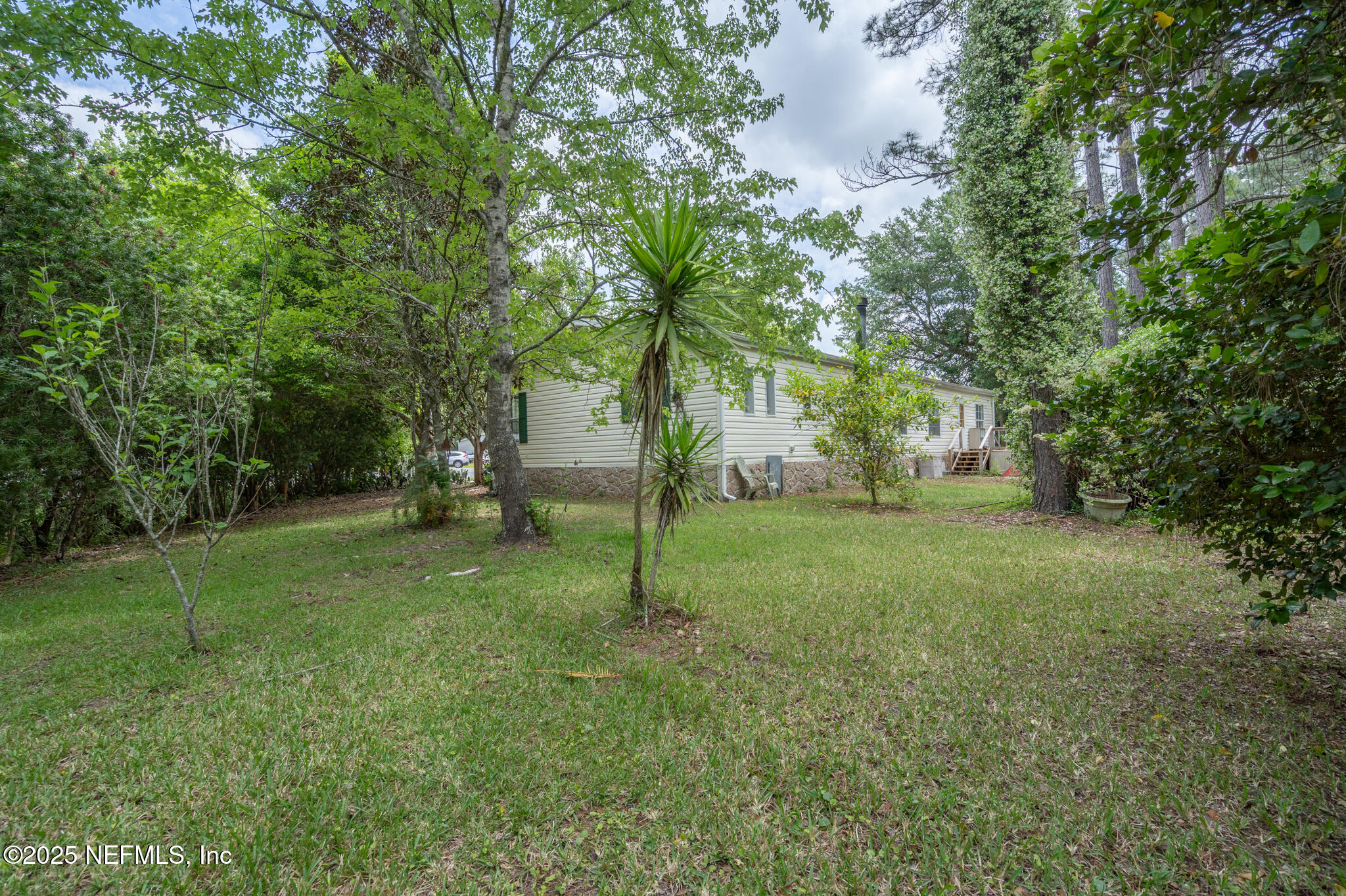 35236 Perret Plantation Road Callahan, FL 32011 - Photo 27 of 41 Left side yard