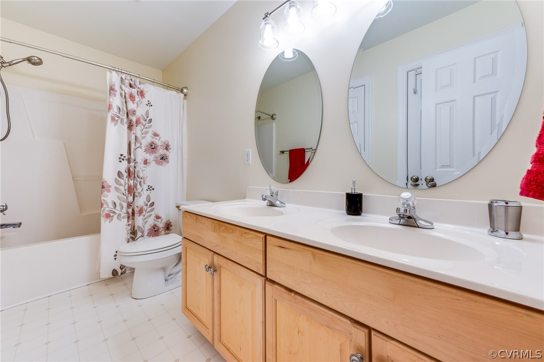 12124 Club Ridge Drive Chester, VA 23836 - Photo 30 of 40 Hall bath with updated fixtures