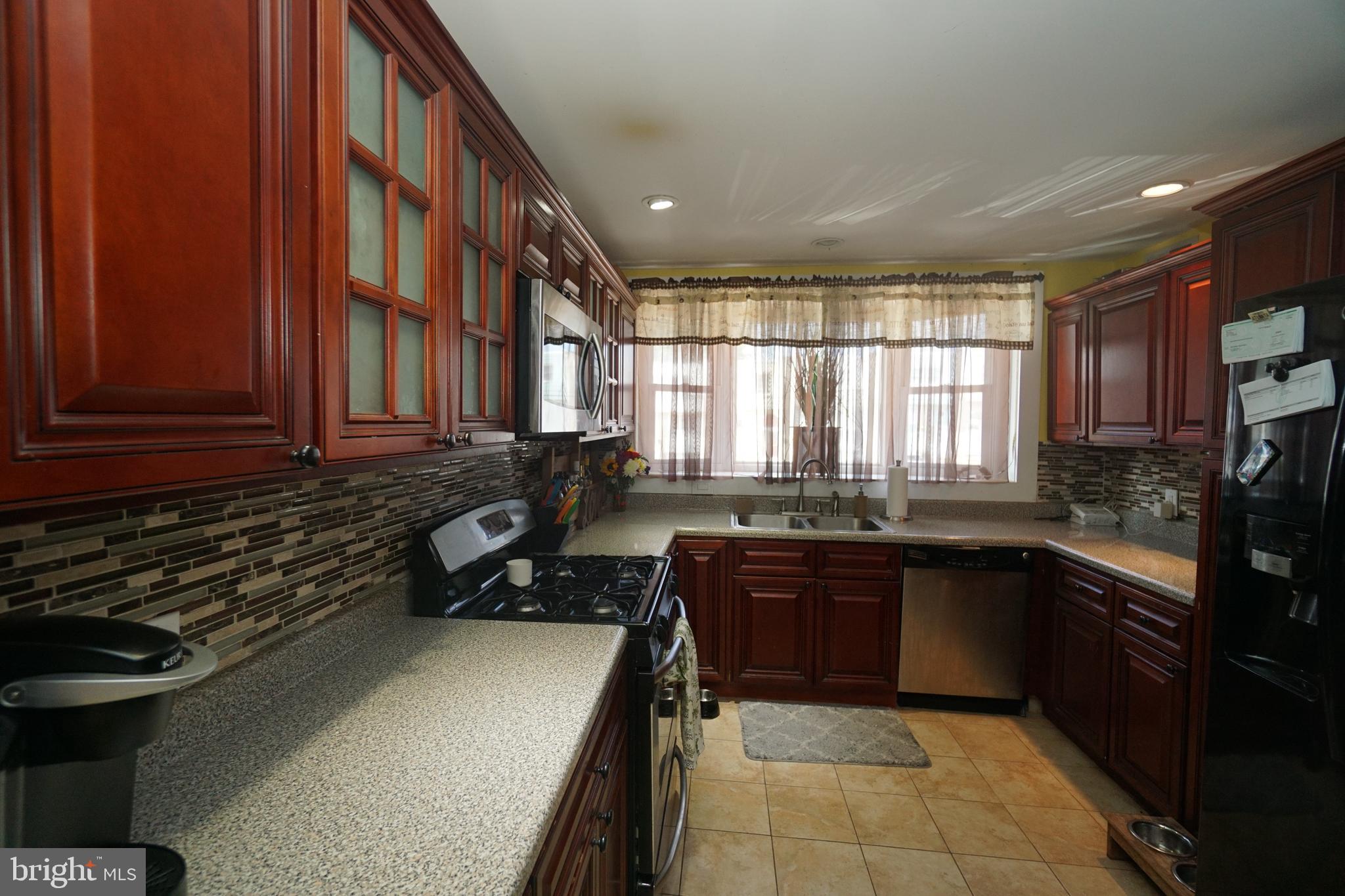 4253 Whiting Road Philadelphia, PA 19154 - Photo 3 of 21 Gallery Image 3